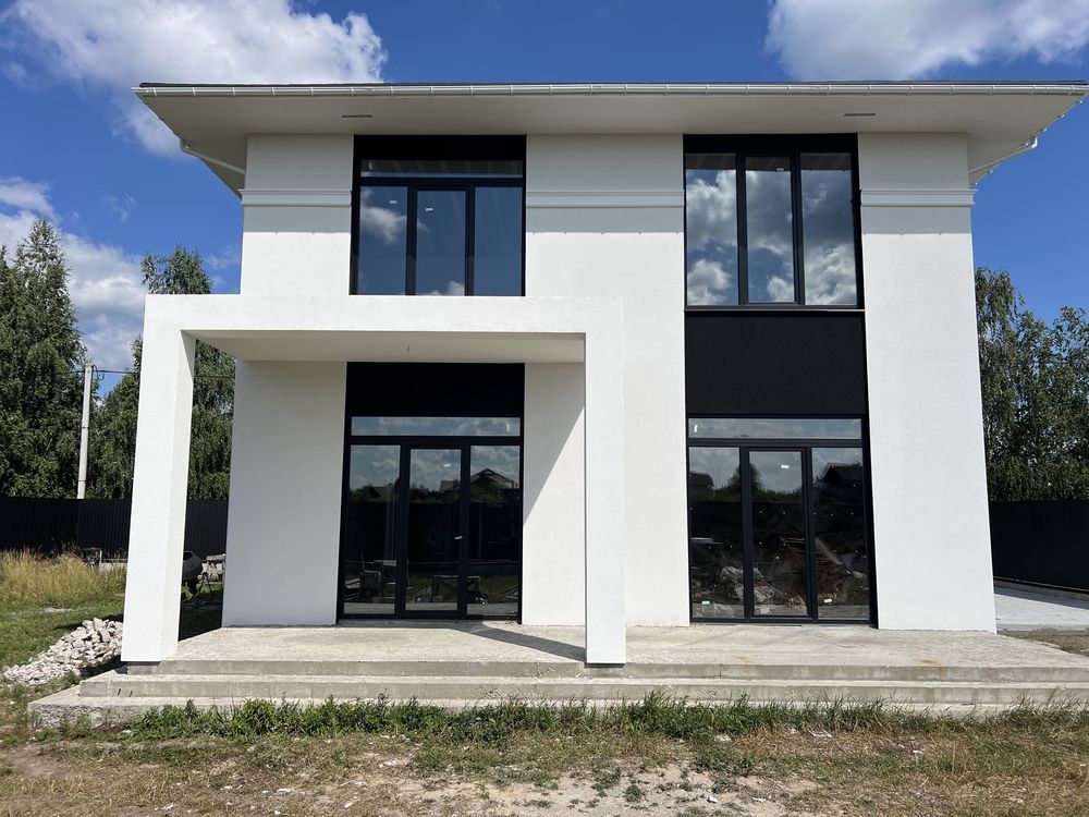 Sale of a new modern house of 170 m² on a plot of 10 hectares near the river. Kozyne.