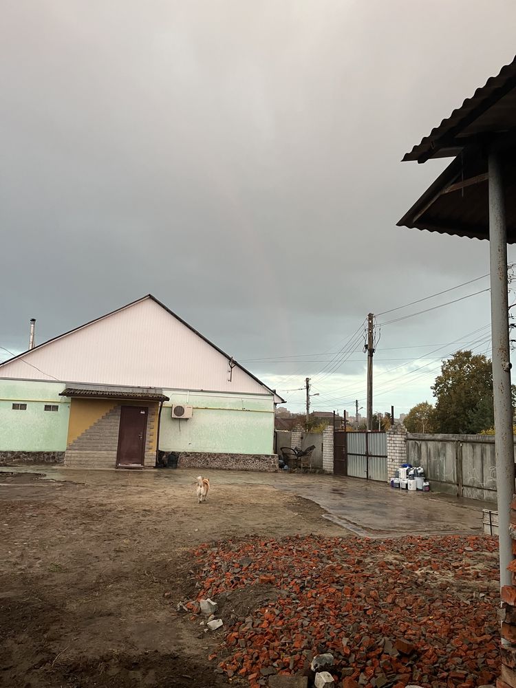 Стається пів будинку на В Данилівці